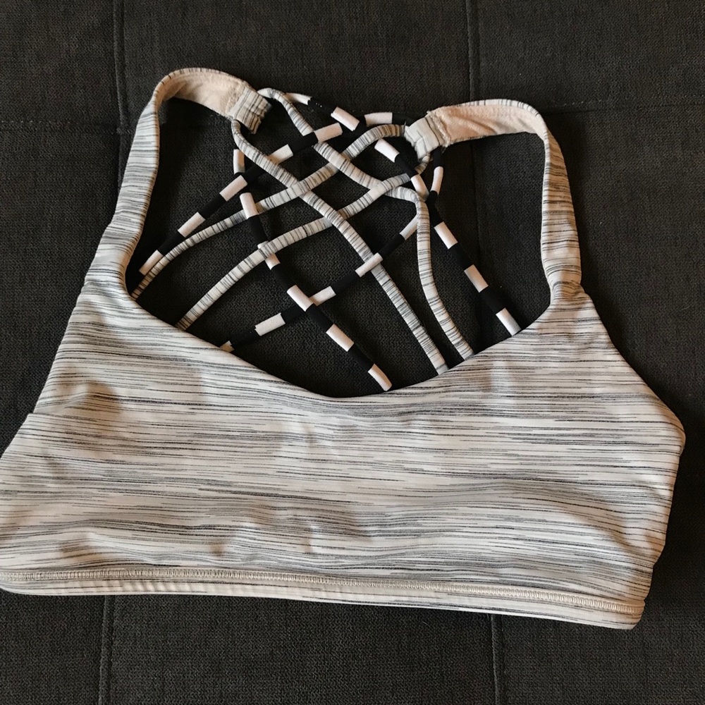 🍋 Lululemon Free To be Wild sports bra